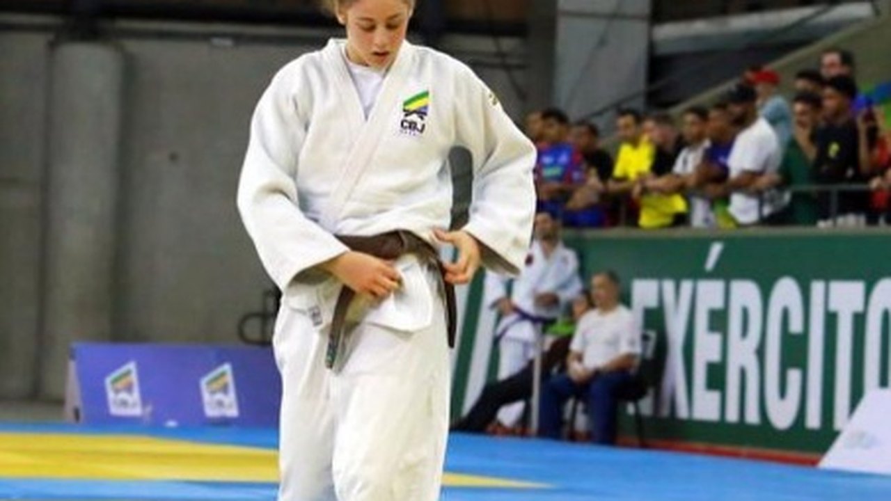Sophia Câmara faz bela campanha no mundial sub-18 e conquista a medalha de prata em Zagreb