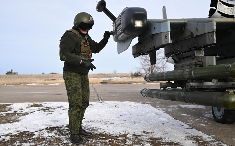 Exército russo atinge instalações de energia e fábricas de drones ucranianas, diz Ministério da Defesa