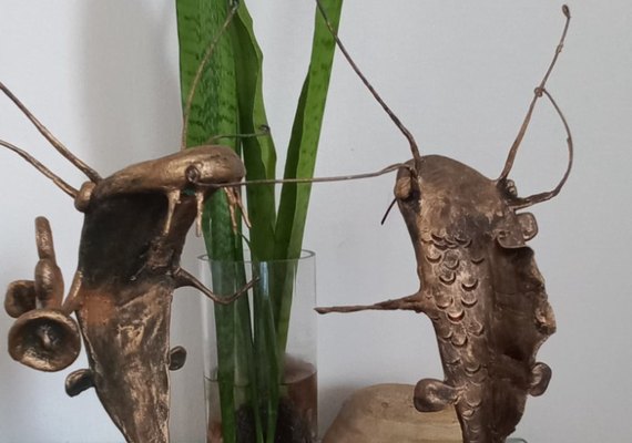 Troféus que serão entregues a cineastas no Festival de Cinema de Pilar são inspirados no bagre de Alagoas