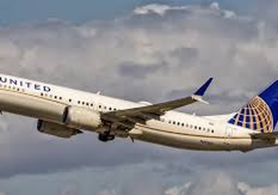 Voo da United Airlines aborta a decolagem em Pequim após falha no motor