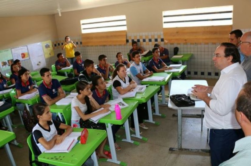 Governo anuncia mais investimentos para escolas no Agreste de Alagoas