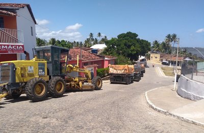 Máquinas voltam ao trabalho e asfalto está chegando em mais ruas de Coqueiro Seco