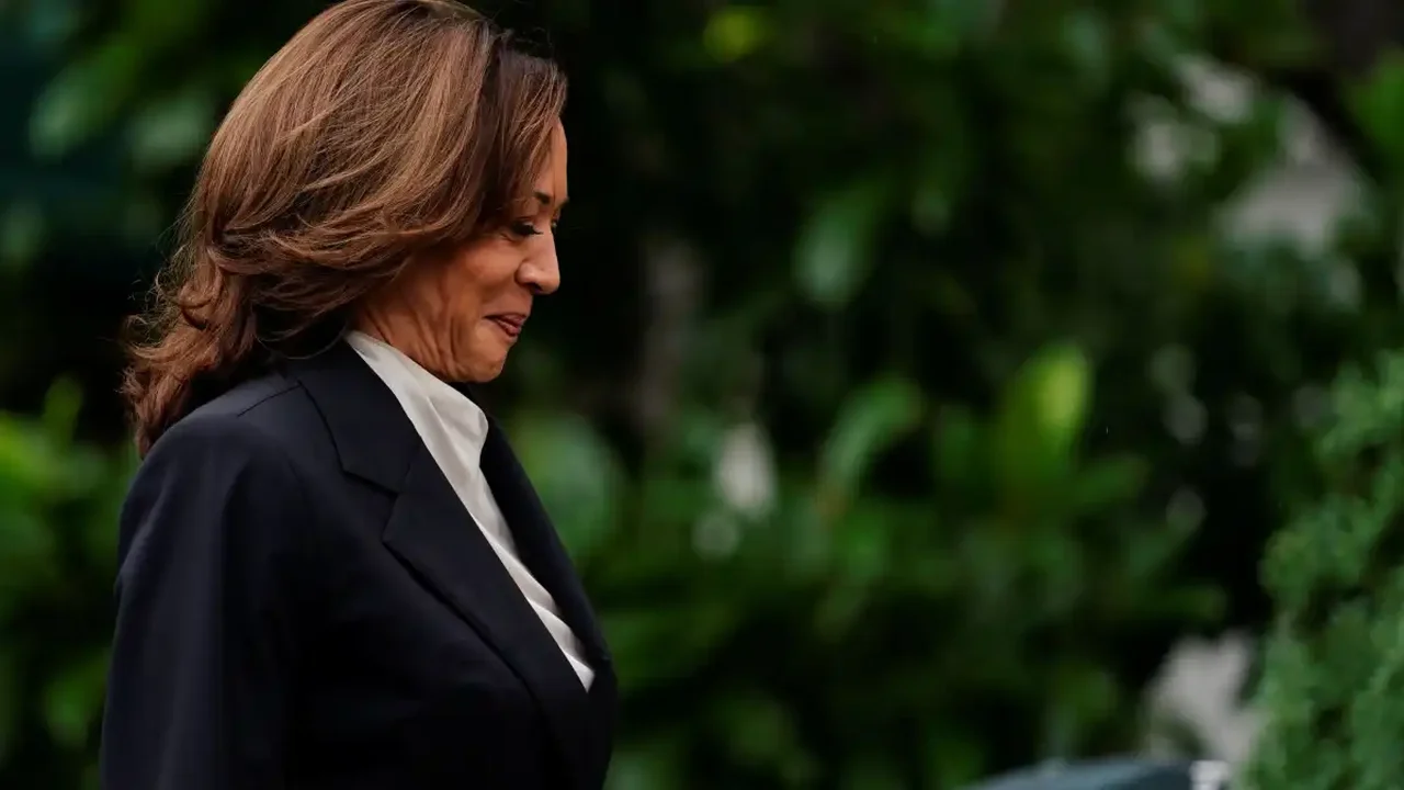 Kamala explora problemas de Trump na justiça e arrecada US$ 250 milhões