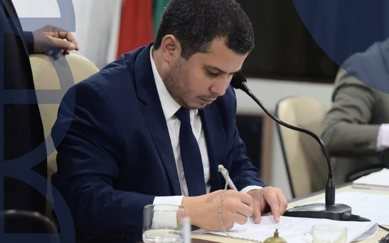 Presidente da Câmara Roninha Raimundo dá sermão em sessão: 'Função de vereador não é babar ovo de prefeito'; áudio e vídeo