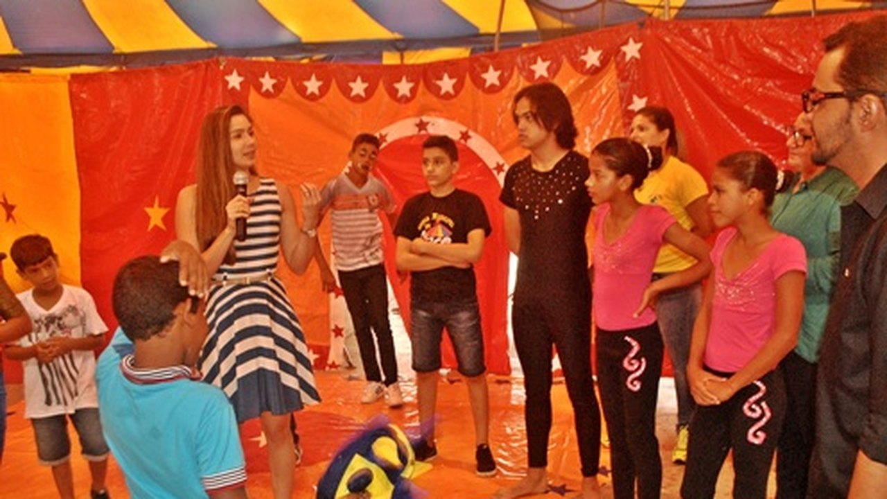 Primeira-dama se encanta com Escola de Circo de Arapiraca