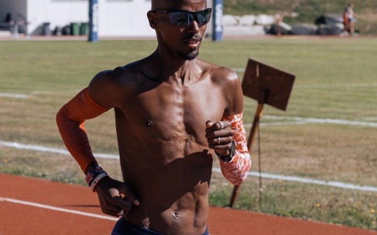 Tetracampeão olímpico Mo Farah faz última corrida e se aposenta: 'O atletismo me salvou'