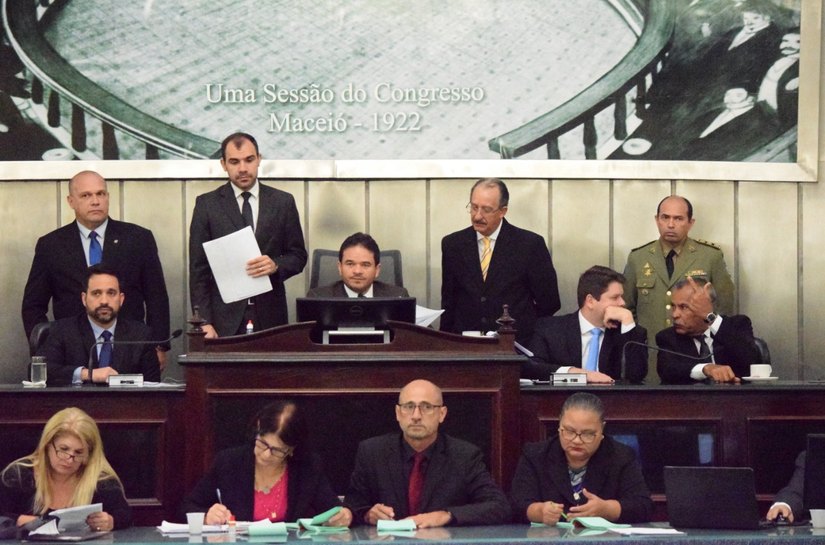 Aprovado, com emendas, projeto que modifica Estatuto dos Policiais Militares