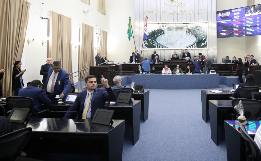 Parlamentares aprovam Orçamento de 2025 e Legislativo entra em recesso