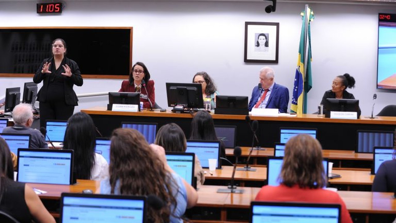 Pais e especialistas pedem política de cuidado para jovens e adultos com autismo
