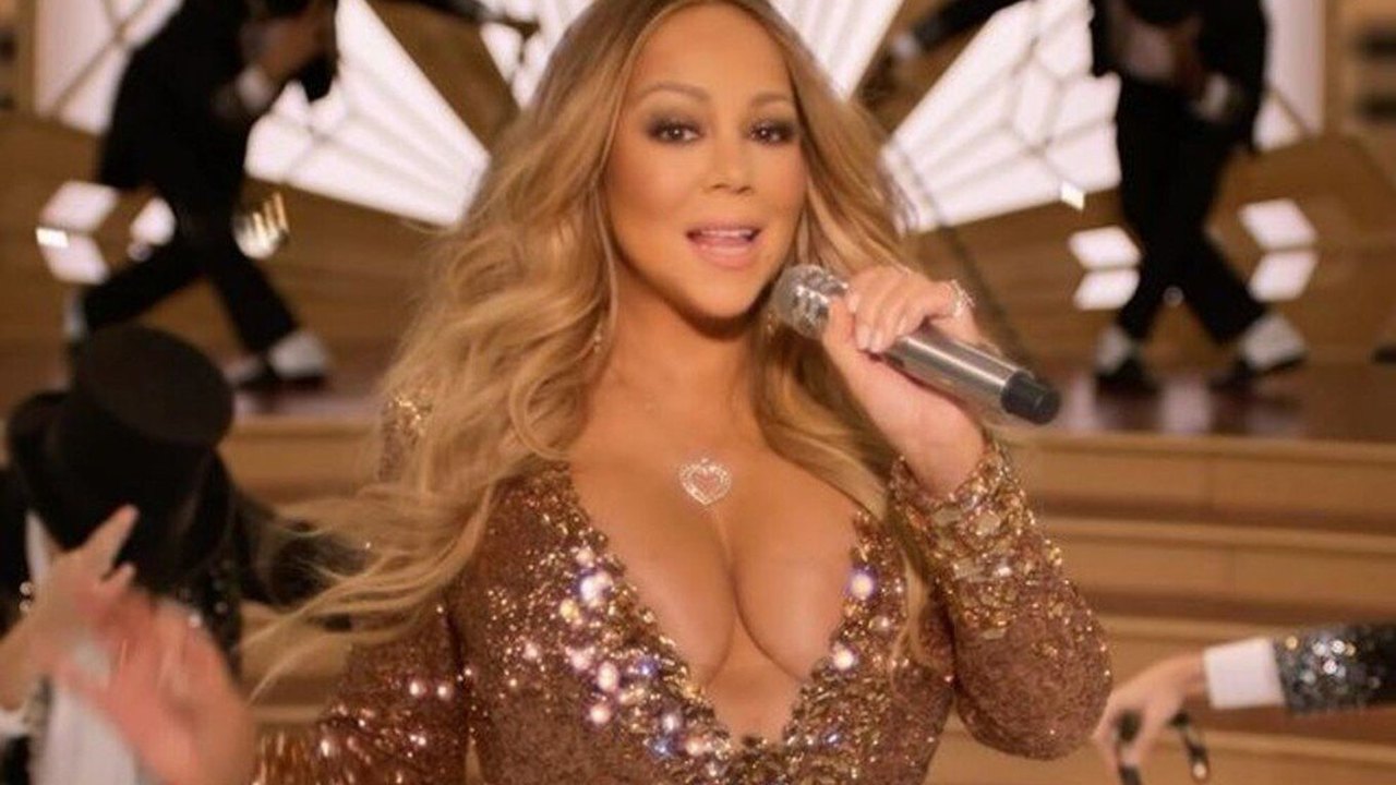 É Natal, e Mariah Carey está de volta para celebrar