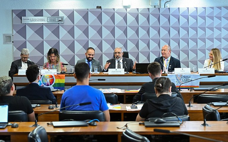 Debate pede fortalecimento dos direitos humanos e da comunidade LGBTQIA+