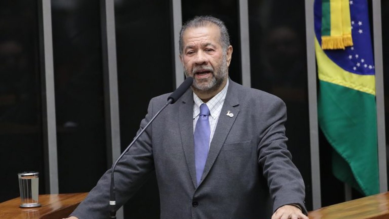 Lupi critica ausência de Kalil na convenção nacional do PDT com Lula