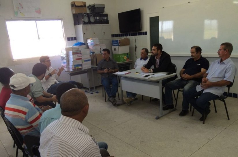 Sedetur alinha desenvolvimento da cadeia de extração artesanal de granito