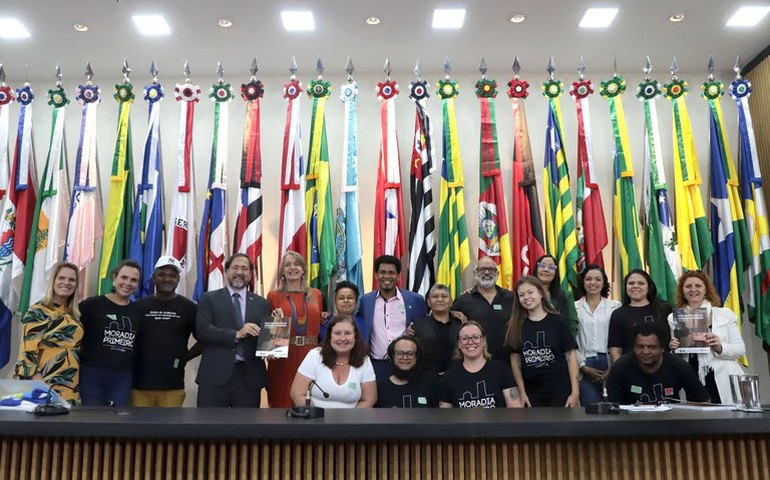 Guia auxilia a implementação de projetos de moradia primeiro no Brasil