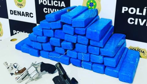 Cinquenta quilos de maconha e armas são apreendidos dentro de casa na Grande Aracaju