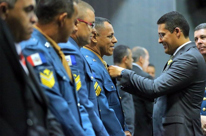 Christian Teixeira é agraciado com Medalha do Mérito da Defesa Civil