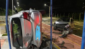 Motorista embriagado é detido após provocar colisão seguida de capotamento em Aracaju / Foto: Foto: CPTran/SE
