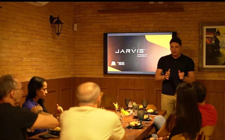 Juros altos e custo da construção pressionam mercado imobiliário e antecipam alta de até 20% nos preços, alerta especialista