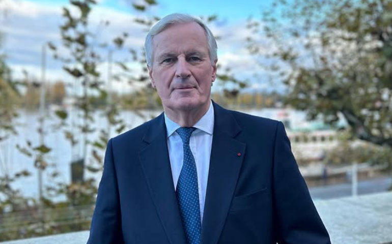 França: Barnier enfrenta voto de desconfiança por austeridade em orçamento