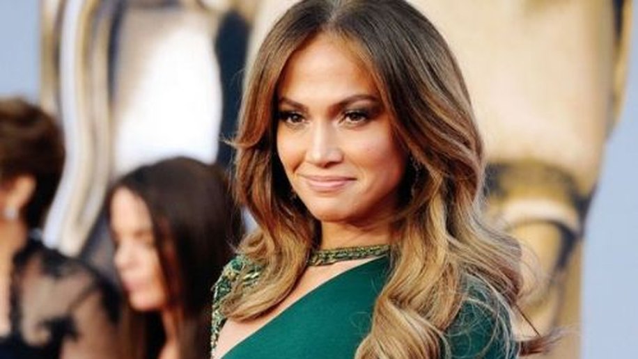 Jennifer Lopez produzirá e estrelará nova série policial