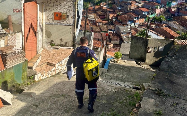 Samu salva homem de 57 anos em crise de hipoglicemia no bairro do Jacintinho, em Maceió
