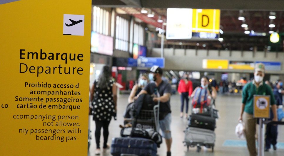 Anvisa desobriga uso de máscaras em voos e aeroportos do Brasil / Foto: Foto: Rovena Rosa/Agência Brasil