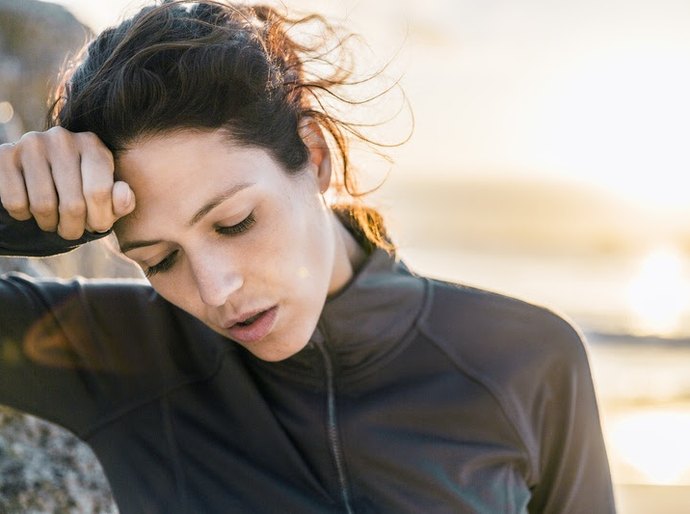 Calor, luminosidade e desidratação agravam as crises de enxaqueca na estação mais quente do ano