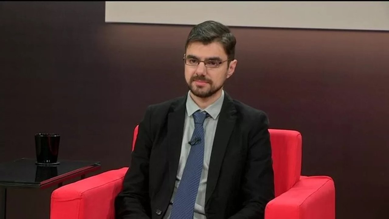 Assessor de Lula, Mello critica orçamento: Constelação de interesses particulares