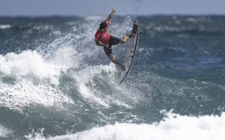 Medina é eliminado em Bells Beach e critica juízes: 'Pior avaliação que já tinha na vida'