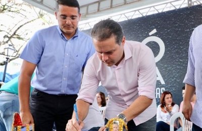 Governo do Estado leva Pró-Estrada a Viçosa e firma convênio com Hospital Municipal