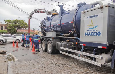Infraestrutura leva serviços de drenagem para diversos bairros da capital