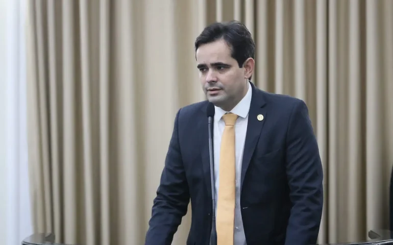 Demissão de profissionais em UPA de Maceió faz deputado ganhar espaço que era do colega de ALE