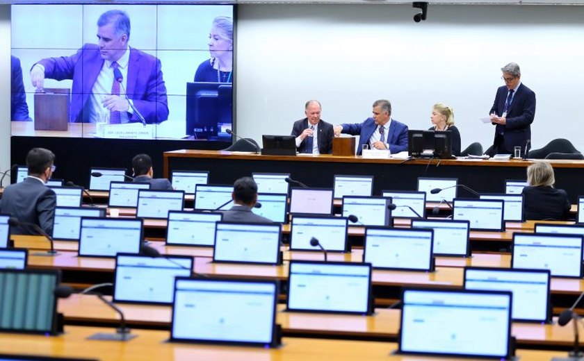 Conselho de Ética pode votar cinco processos por quebra de decoro nesta terça