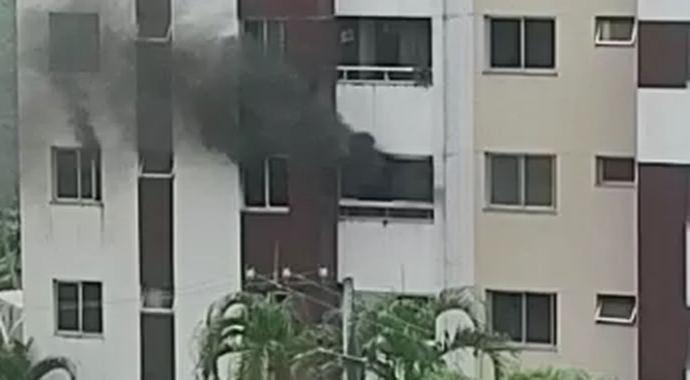 Apartamento pega fogo na Zona Sul de Aracaju