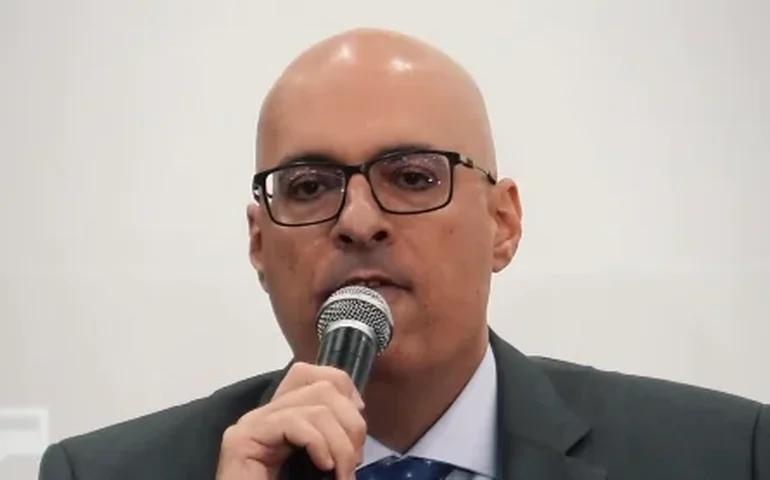 'Mais um herói que deu a vida pela sociedade', diz secretário de Polícia Civil sobre morte de agente em megaoperação