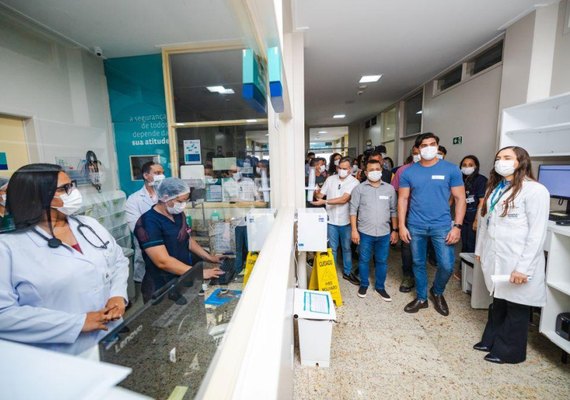 Vereadores de Maceió visitam estrutura do Hospital da Cidade