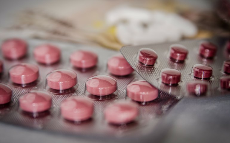 Medicamentos para intubação são distribuídos aos municípios