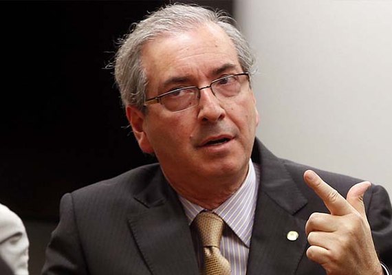 Após denúncia, Eduardo Cunha descarta renúncia