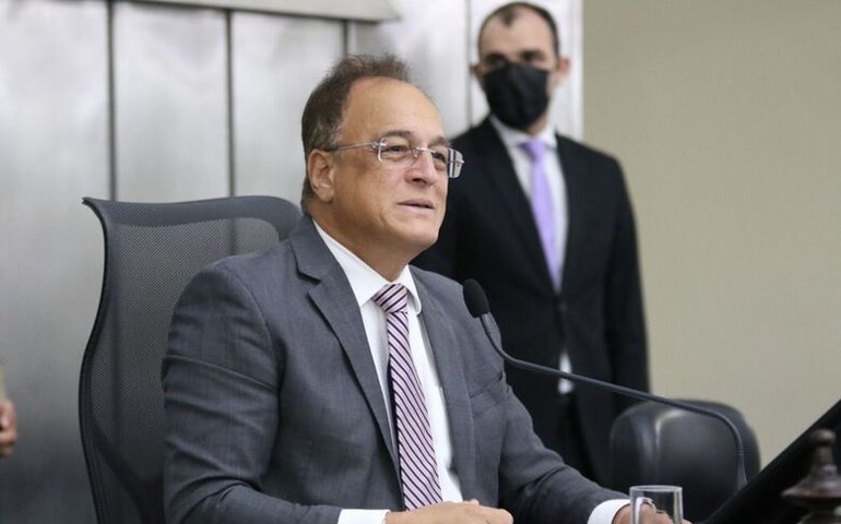 Deputado Galba Novaes (MDB) assume interinamente a presidência da Assembleia Legislativa de Alagoas