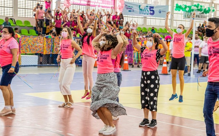 Salários em dia, Clube do Servidor de volta e valorização profissional marcam gestão de Luciano