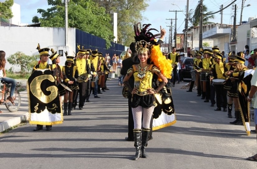 Gerarte apresenta mistura de ritmos musicais nas ruas da comunidade