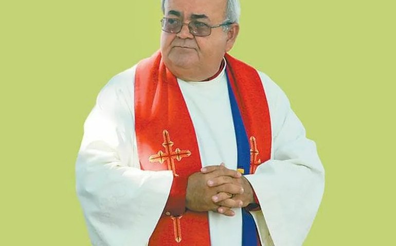 Plenário aprova Nota de Pesar pelo falecimento do cônego Manoel Henrique