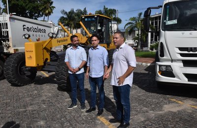 Governador entrega equipamentos que vão fortalecer os serviços públicos em cinco municípios alagoanos 
