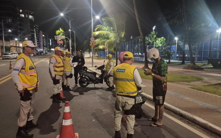 Ronda no Bairro intensifica ações preventivas na orla de Maceió e no Francês