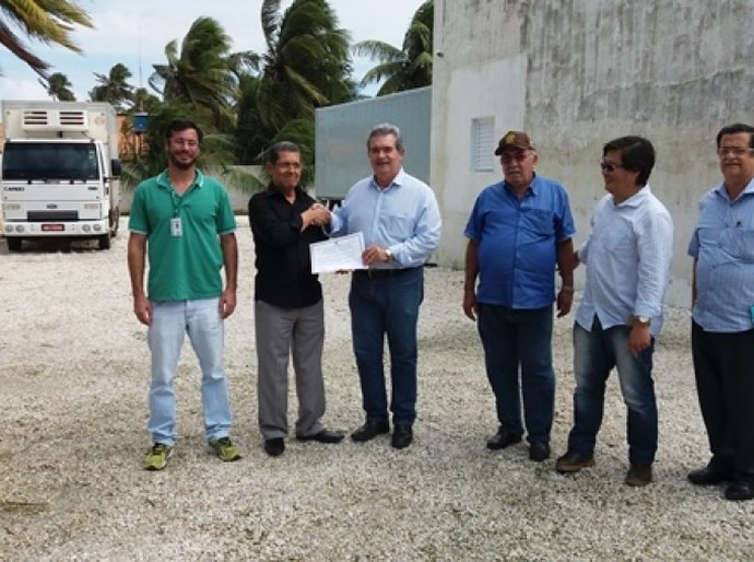 Empresa de beneficiamento de pescado recebe registro de licença da Seagri