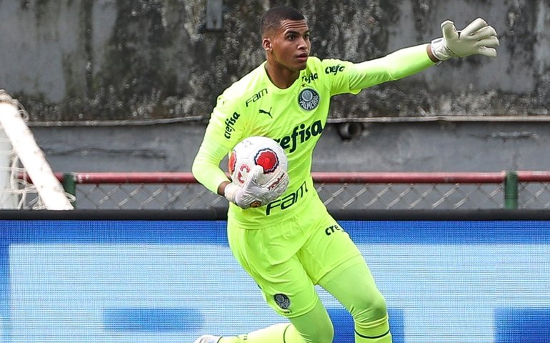 Palmeiras inscreve goleiros da Copinha no Paulista após lesão de Marcelo Lomba