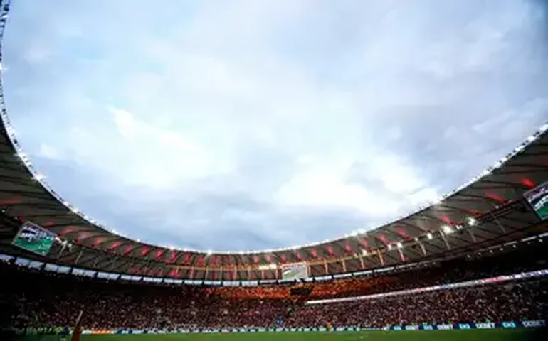 Fenerbahçe entra em campo com time de base, leva gol com um minuto de jogo e abandona Supercopa da Turquia