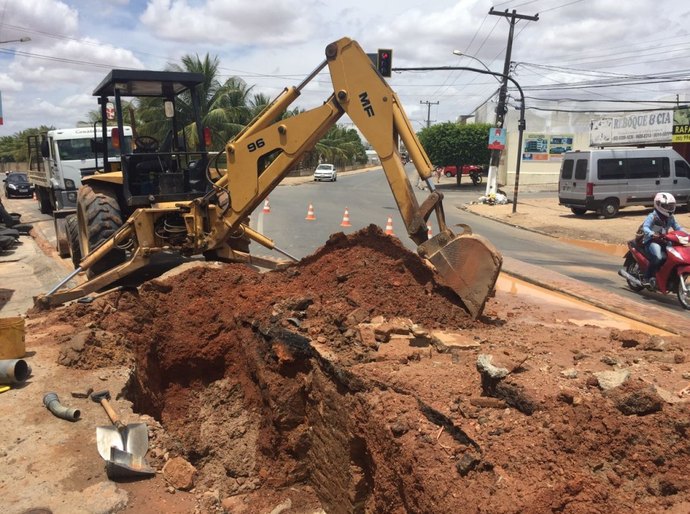 Arapiraca: Obras e SMTT garantem agilidade em serviço da Casal
