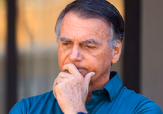Bolsonaro passa por audiência de custódia neste domingo após prisão preventiva determinada por Moraes
