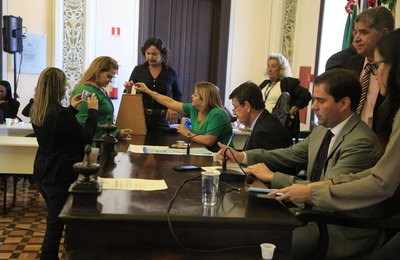 Câmara derruba veto do Executivo e serviço de Wifi gratuito em ônibus de Maceió se torna lei